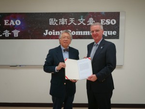 EAO Director General Dr. Paul Ho and ESO Director General Dr. Tim de Zeeuw signed a Joint Communiqué